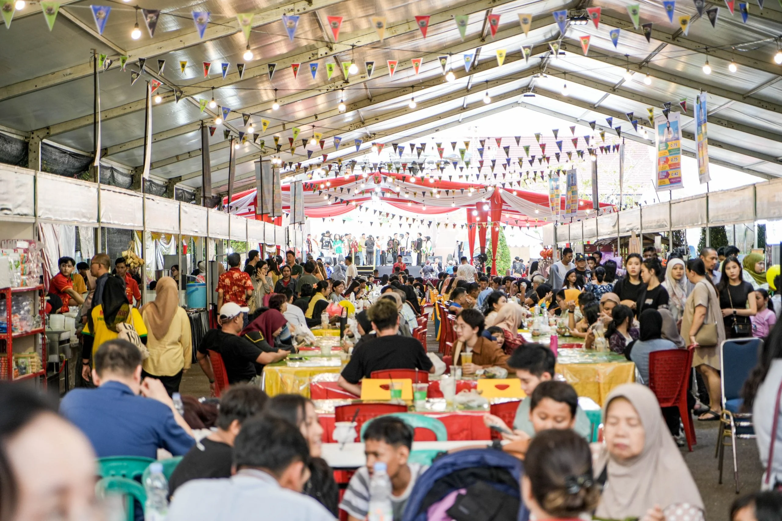Suasana Event kuliner terbesar di Kalimantan Barat yakni Kalimantan Barat Food Festival VI dan Saprahan Khatulistiwa Tahun 2025 kembali dilaksanakan. (int)