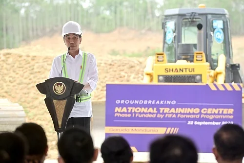 Presiden RI, Joko Widodo saat Groundbreaking Pusat Pelatihan Nasional atau National Training Center Persatuan Sepak Bola Seluruh Indonesia (PSSI) di kawasan Ibu Kota Nusantara (IKN) beberapa waktu lalu