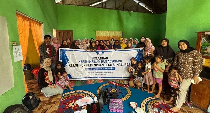 ADVOKASI - Lembaga Gemawan memberikan pendampingan dan pelatihan kapada sejumlah ibu rumah tangga di Desa Sungai Rasau.
