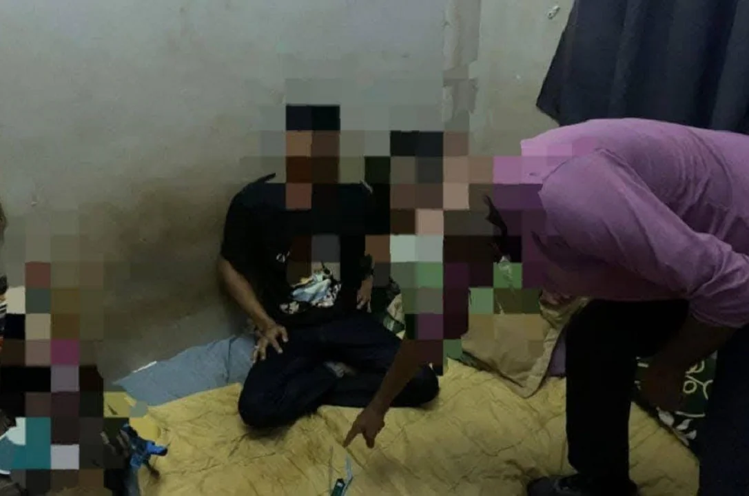 Polisi Gerebek Apartemen Taman Mawar, Tangkap Tiga Pria Terkait Narkoba. (FOTO: POLIS SANDAKAN)
