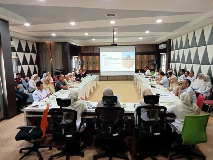 KONSULTASI - Dinas Pertanian, Ketahanan Pangan, dan Perikanan (DPKPP) Kota Singkawang menggelar Forum Konsultasi Publik (FKP) di Aula Aula Dinas Pekerjaan Umum Kota Singkawang Rabu (22/7/2026) Agenda itu diikuti perwakilan organisasi masyarakat, kelompok