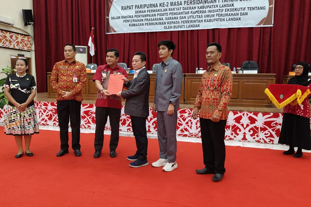 Fakta Mencengangkan: 35 Kawasan Perumahan Landak Terpusat di Ngabang, Raperda PSU Jadi Solusi Penataan. (FOTO: HENDRI MARCELLENO)