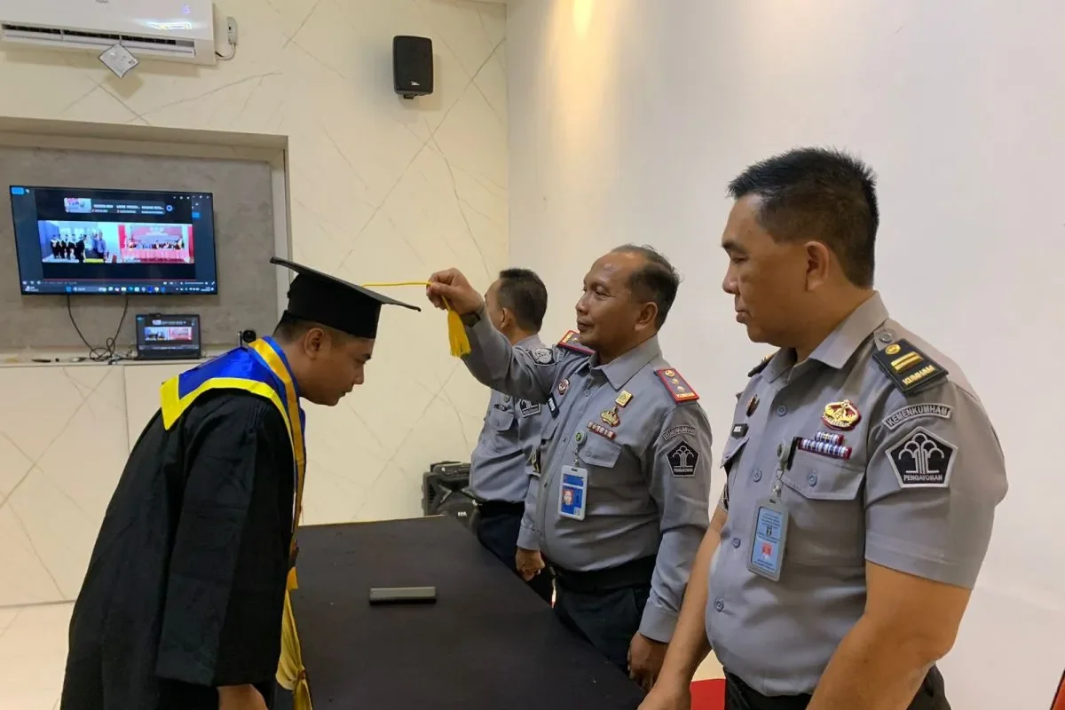 Wisuda program diploma 1 teologi di Lapas Singkawang (ANTARA)
