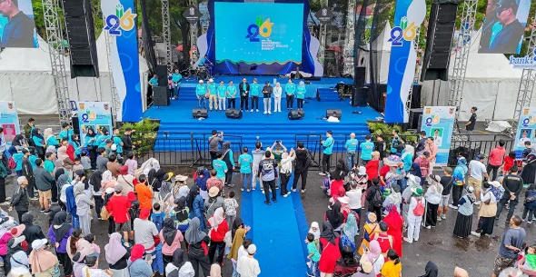 Pj Wali Kota beri hadiah umrah bagi peserta jalan santai HUT Banjarbaru