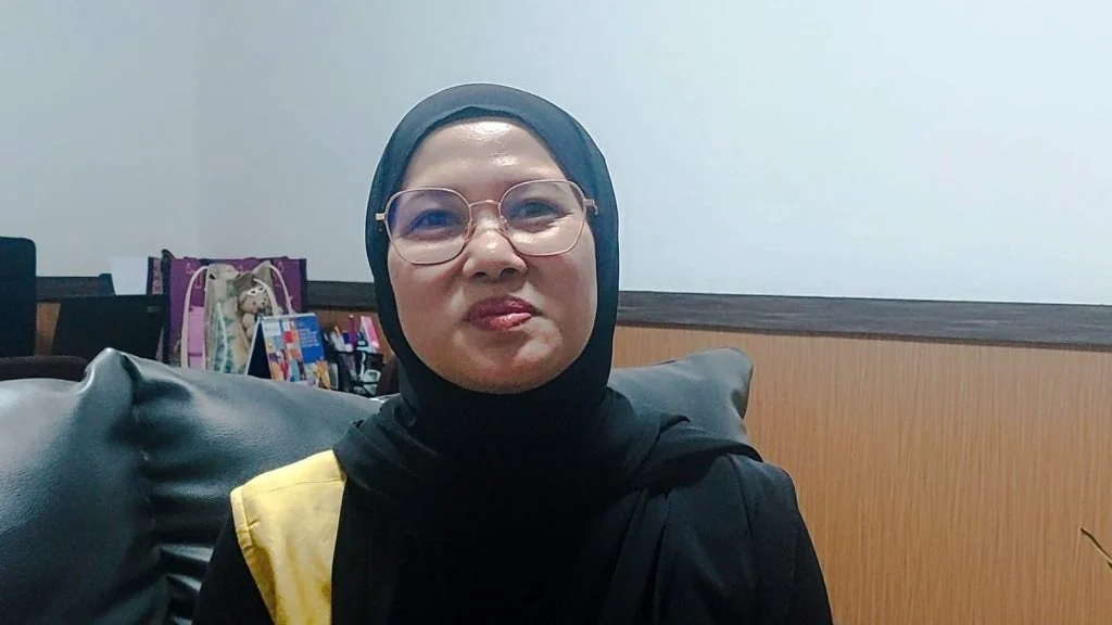 Plt. Kepala Dispersip Kalsel, Adethia Hailina. (int)