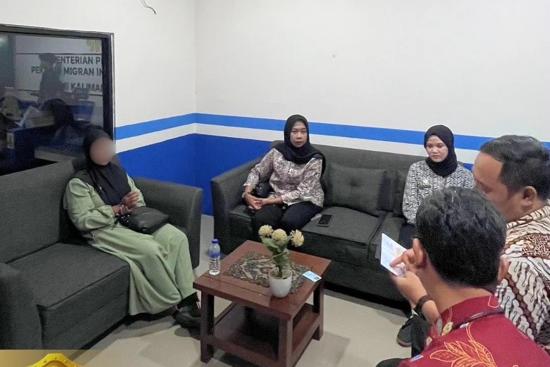 Korban Ketidaksesuaian Pekerjaan dan Tekanan Psikologis, PMI Kubu Raya Dipulangkan dari Malaysia Setelah Dipersulit Agen. (FOTO; BP3MI KALBAR)