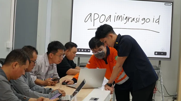 Tim Inteldakim Imigrasi Ketapang laksanakan sosialisasi Aplilasi Pelaporan Orang Asing (APOA) di sejumlah perusahaan di Ketapang dan Kayong Utara.