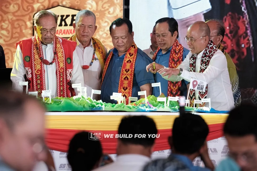 Jalan Penghubung Sarawak-Sabah: Proyek SSLR2 Diresmikan, Perjalanan Antarnegara Tak Perlu Lewat Brunei. (FOTO: JKR SARAWAK)
