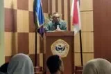 Wakil Ketua Komisi II DPRD Kalsel H Suripno Sumas saat sosialisasi peraturan perundang-undangan terkait sampah di Fakultas Kehutanan Universitas Lambung Mangkurat Banjarmasin di Banjarbaru (ANTARA)