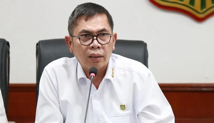 Dr. Fadil Zumhana (Jaksa Agung Muda Tindak Pidana Umum).