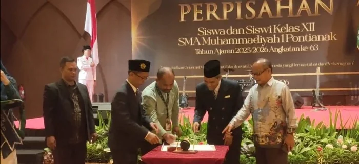 MoU - Penandatanganan MoU Kerjasama antara Direktur KabarKalimantan.id dengan Kepala SMA Muhammadiyah 1 Pontianak pada acara perpisahan Siswa/Siswi Kelas XII SMA Muhammadiyah 1 Pontianak di Qubu Resort Selasa (05/05/2026)