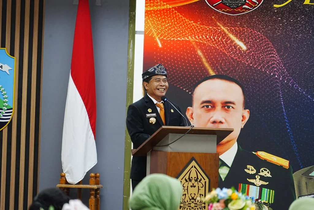 Gubernur Kalimantan Utara, Dr. H. Zainal A. Paliwang, S.H., M.Hum.,