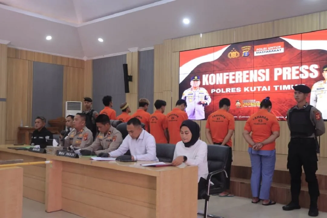 7 Kasus Narkoba di Kutim Terungkap dalam Sebulan, 9 Tersangka Ditangkap dengan Puluhan Gram Sabu. (FOTO: POLRES KUTIM)