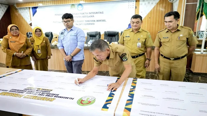 Wabup Ketapang, Jamhuri Amir tandatangani Pakta Integritas SPMB 2026-2027