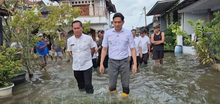 Evaluasi setahun kepemimpinan Lucky Hakim di Indramayu menunjukkan berbagai program percepatan pembangunan, termasuk penanganan 93 persen aduan masyarakat.