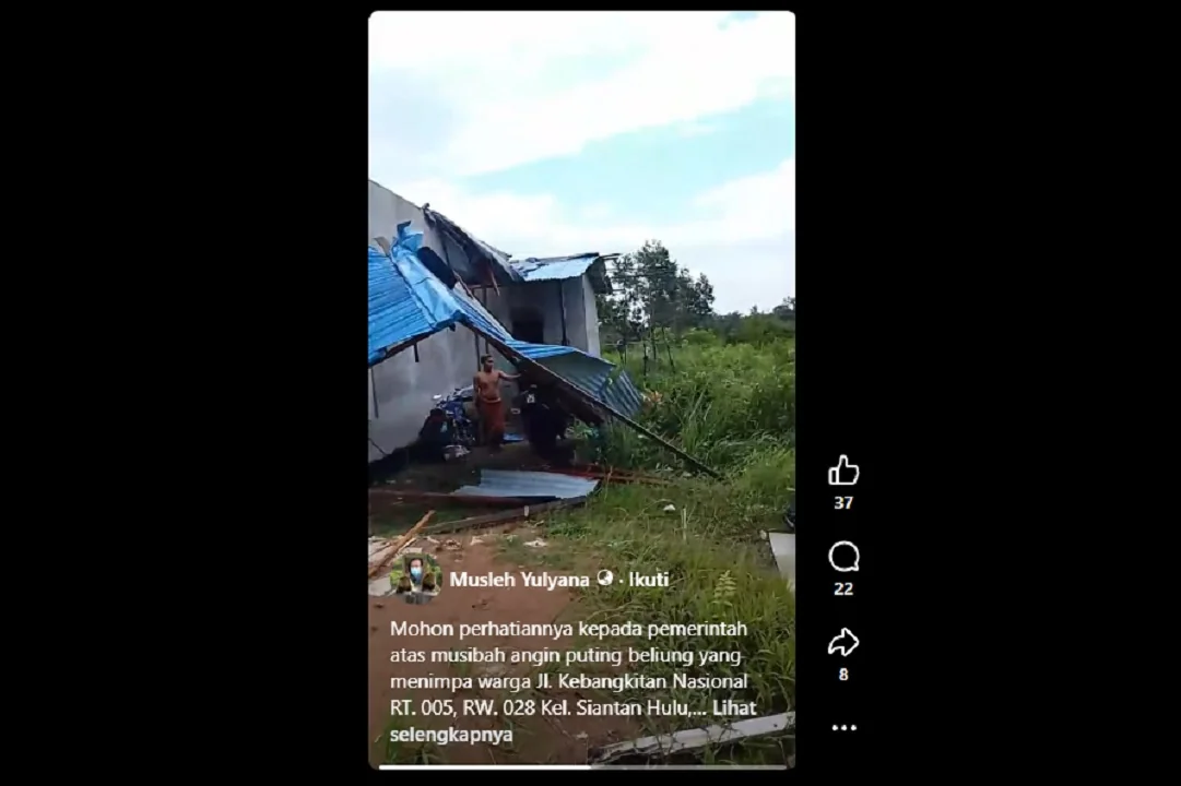 Angin puting beliung Rabu (24/9/25) kemarin juga merusak rumah warga di Pontianak Utara. | Dampak Puting Beliung Pontianak Utara: 114 Hektare Lahan Sayuran Petani Rusak Parah. (FOTO: TANGKAPAN LAYAR/FB)