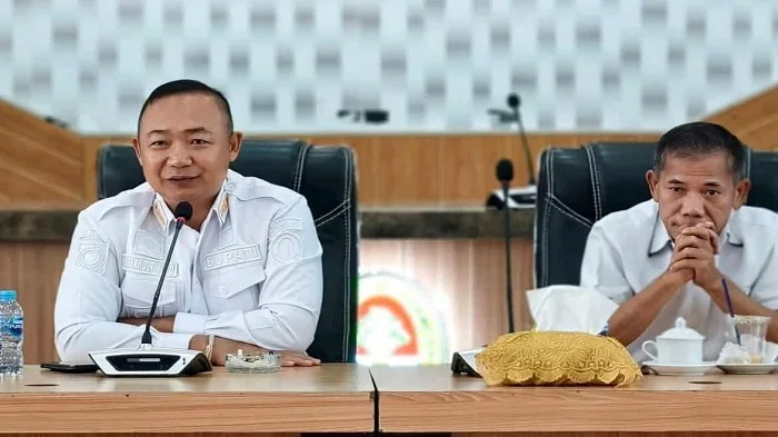 Bupati Ketapang, Alexander Wilyo bersama Wabup Ketapang, Jamhuri Amir memimpin Rapat Koordinasi peningkatan kualitas pelayanan publik.