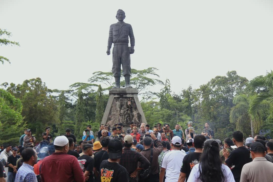Supir Truk Kalbar Menggugat Distribusi Solar Subsidi yang Disalahgunakan Pelangsir: Ancaman Aksi Lebih Besar. (FOTO: ISTIMEWA)