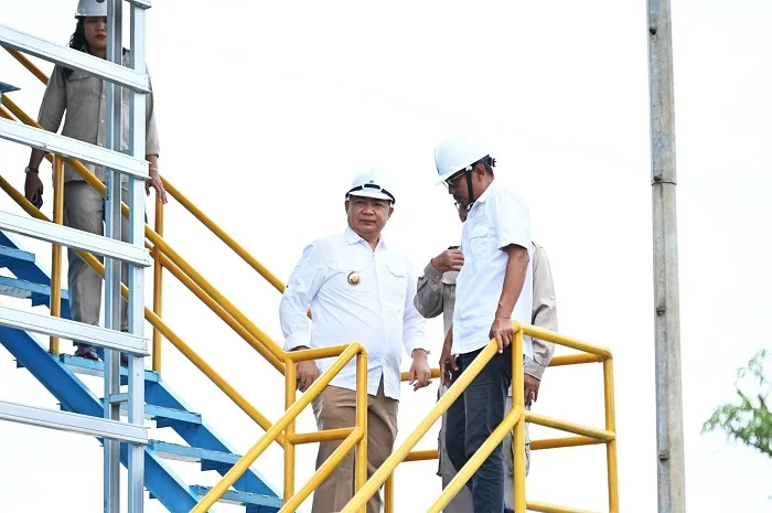 PERESMIAN - Bupati Ketapang Alexander Wilyo saat menghadiri peresmian Instalasi Pengelohan Air PMD-1 Mulia Baru. (Dok Prokopim Setda Ketapang)