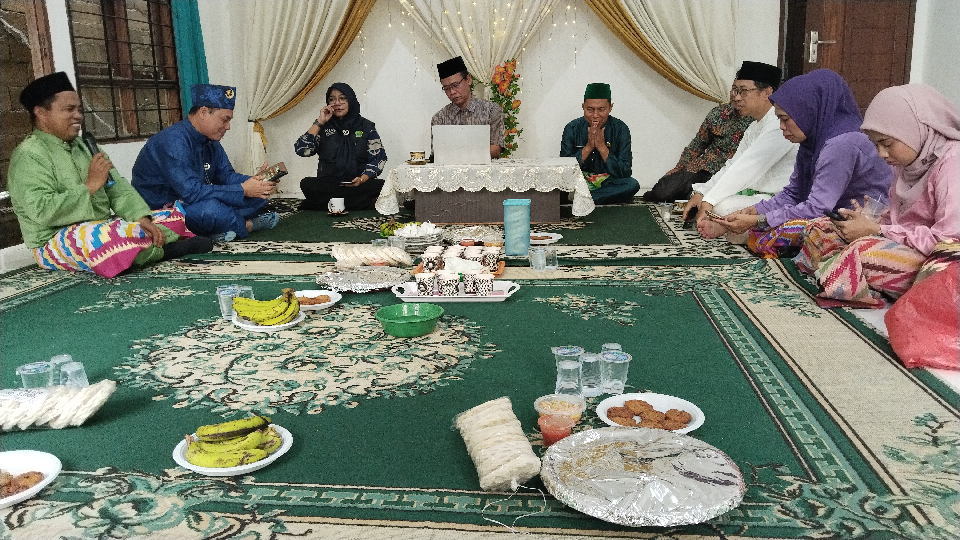 Gambar adalah kegiatan Launching KUA Kecamatan Pontianak Tenggara sekaligus makan bersama dalam Rangka Perayaan HUT Kota Pontianak yang Ke 255 Tahun