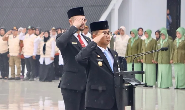 Pj Gubernur Kaltim Semangat Ikuti Upacara Peringatan Hari Pahlawan.