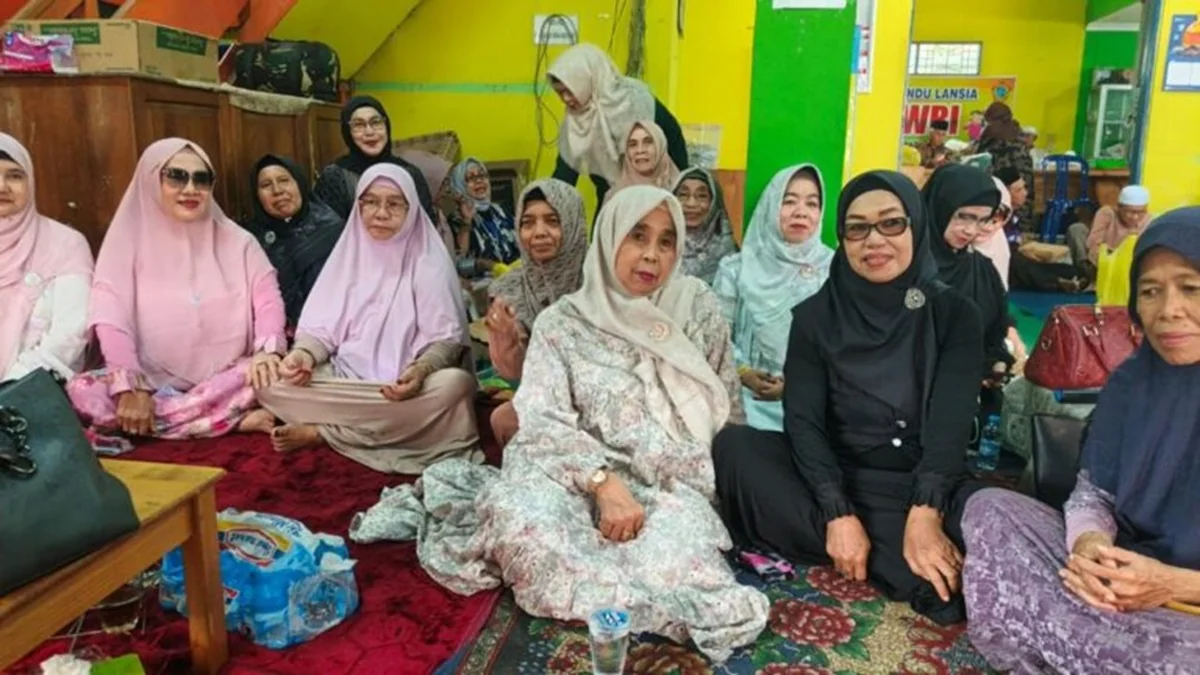 Wakil Ketua DPRD Kalimantan Selatan, Desy Oktavia Sari, mendorong penguatan peran lansia dan perempuan di Tapin.