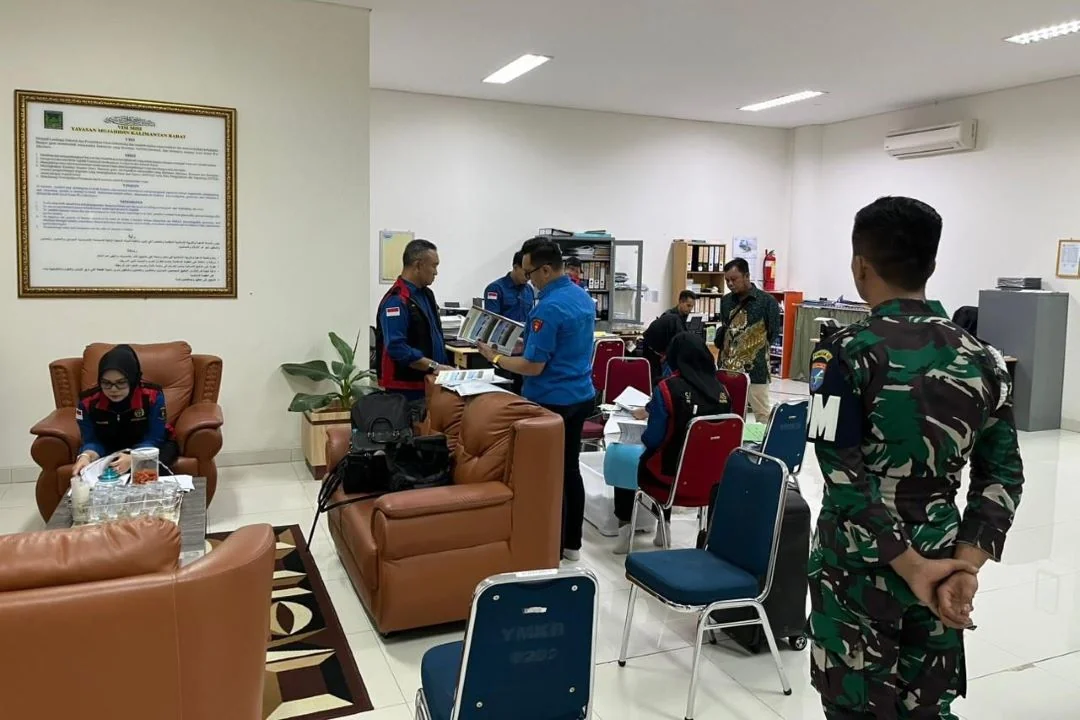 Kejati Kalbar Geledah Empat Lokasi, Usut Dugaan Korupsi Dana Hibah Yayasan Mujahidin Rp22 Miliar. (FOTO: PENKUM)
