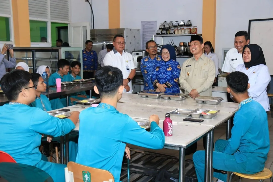 Cegah Keracunan Massal, Norsan Minta Menu MBG Diuji Cicip Sebelum Dibagikan. (FOTO: ADPIM)