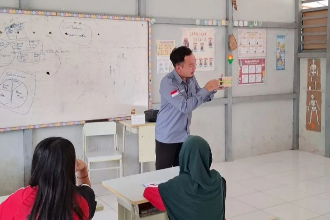 Cegah Perilaku Berisiko, Pelajar SMAN 1 Badau Jalani Skrining Merokok dan Penyuluhan Kesehatan Gigi. (FOTO: DINKES KH)