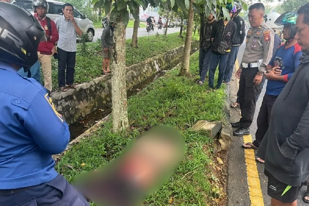 Kecelakaan Tunggal di Jalan Arteri Supadio Kubu Raya, Pengendara Motor Meninggal di Tempat. (FOTO: HUMAS POLRES)