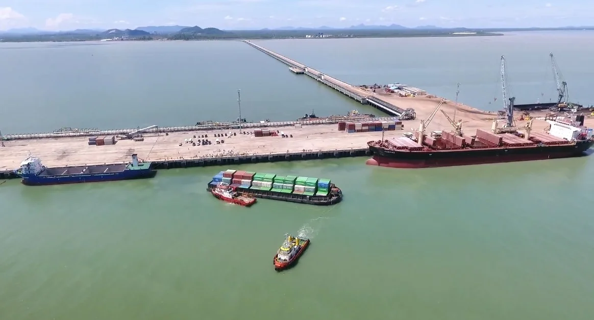 KONTAINER -Pelepasan 180 kontainer menuju pasar internasional resmi dilakukan di Terminal Internasional Kijing, Senin (29/06/2026)