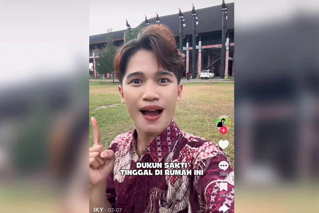 Kecaman Komunitas Dayak: Warga TikTok Tuduh Suku Dayak Penganut Ilmu Hitam. (FOTO: Tangkapan Layar/Tiktok/@riezky.kabah)