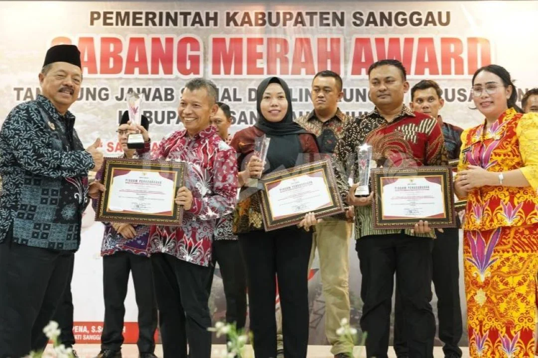 Komitmen TJSL Antam UBPB Sanggau Diakui, Raih Peringkat Terbaik dari Pemkab Sanggau. (FOTO: DISKOMINFO)