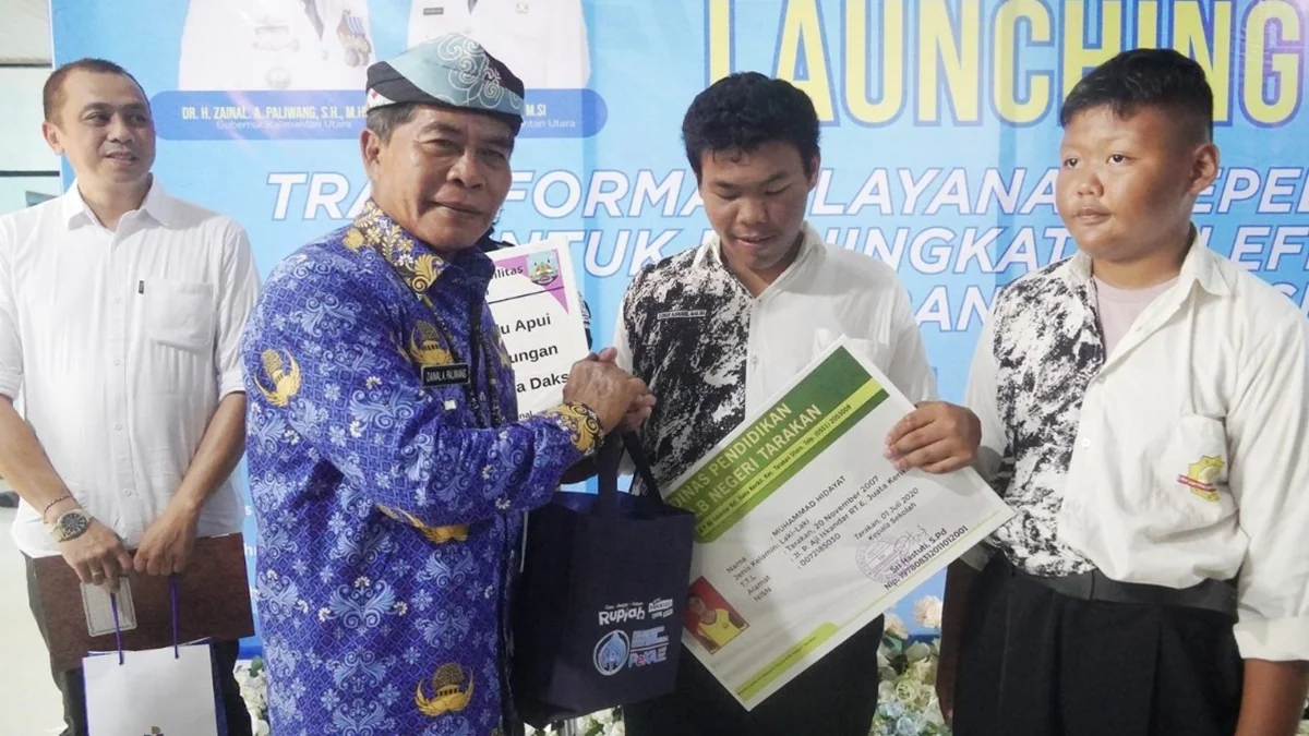 Gubernur Kaltara Zainal A. Paliwang meluncurkan Digi-Port untuk digitalisasi layanan pelabuhan dan kebijakan diskon 20 persen tiket speedboat bagi penyandang disabilitas di Tarakan. Foto: BIRO ADPIM
