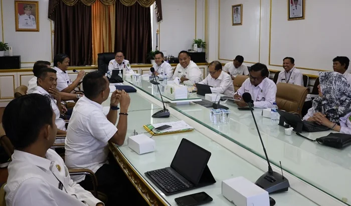Rapat Persiapan menyambut kontingen Porda Perpamsi VI Kaltim di diruang rapat Bupati Kabupaten PPU, Rabu (19/6).